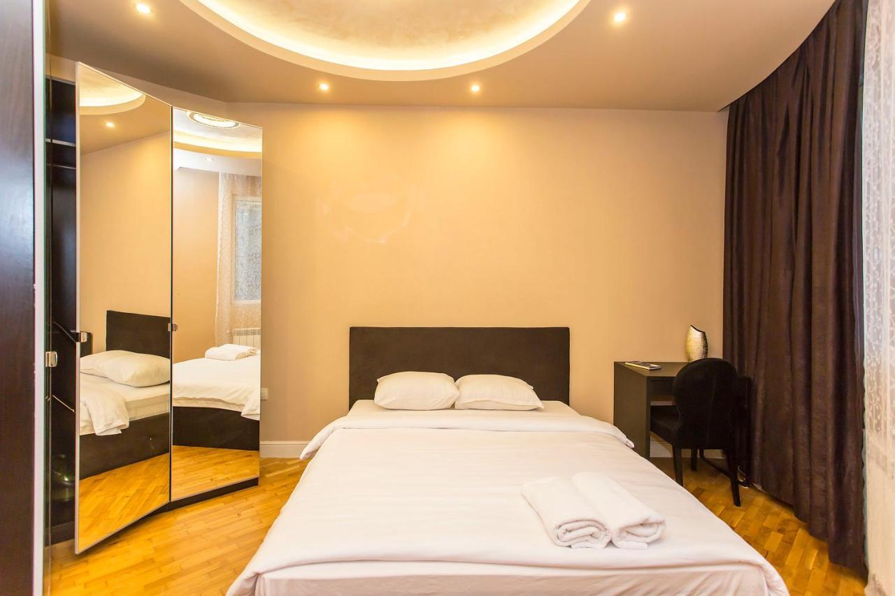 Apartemen Elegant 2bdr With A Balcony Sofia