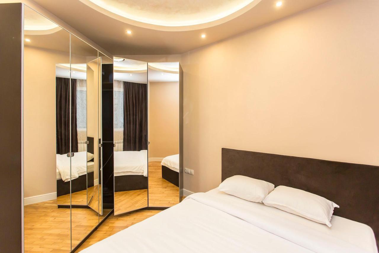 Elegant 2bdr With A Balcony Apartemen *